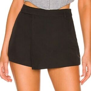 NWOT RARE Misguided Black Wrap Skort Size 4